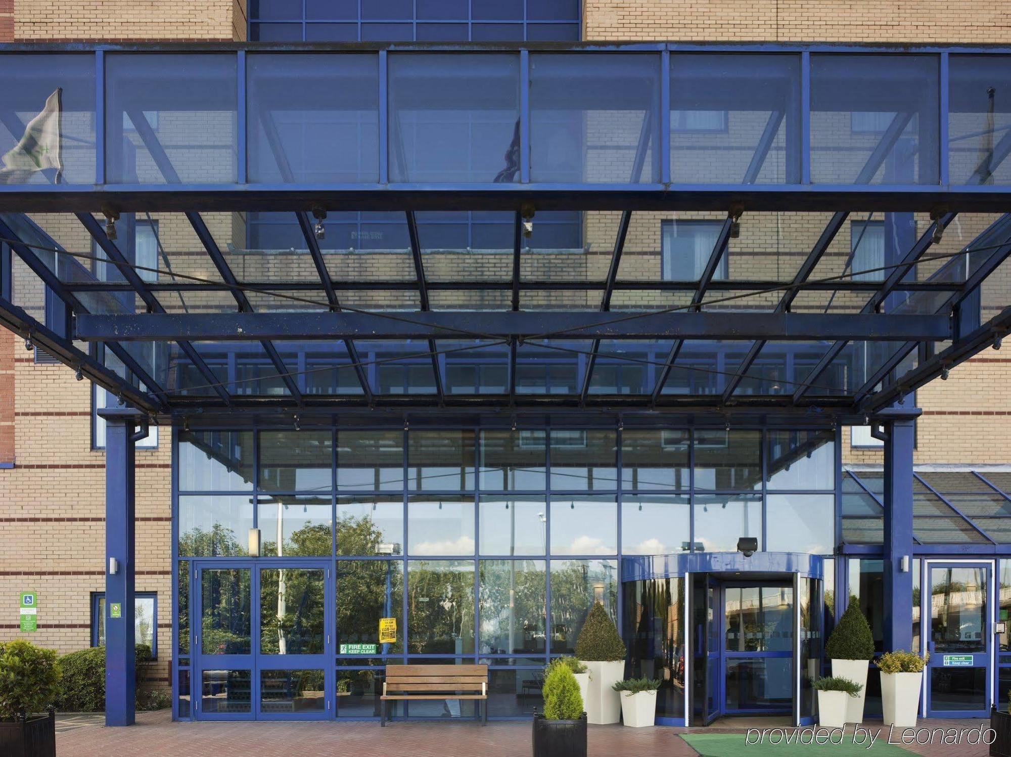 Holiday Inn London Brent Cross, An Ihg Hotel Экстерьер фото