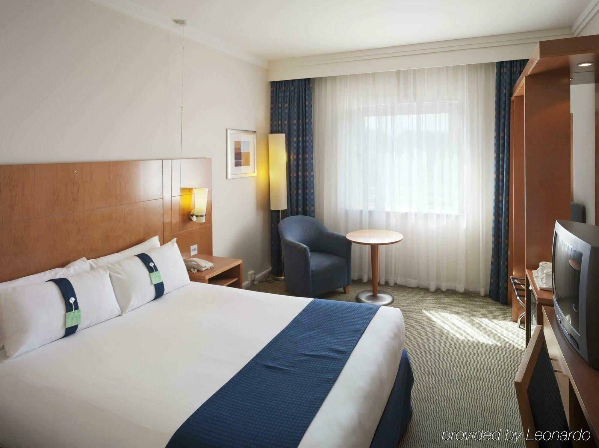 Holiday Inn London Brent Cross, An Ihg Hotel Экстерьер фото
